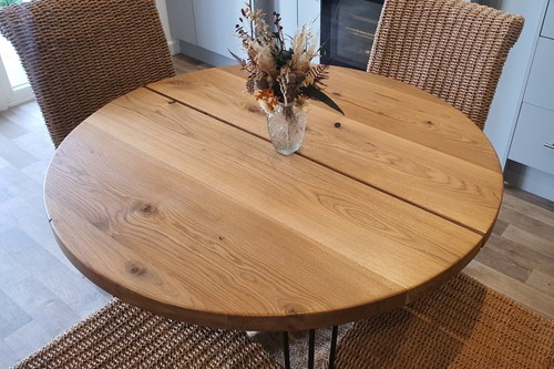 Solid oak round dining table - round, /