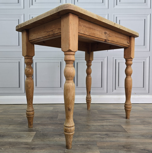 Vintage pine kitchen - table,